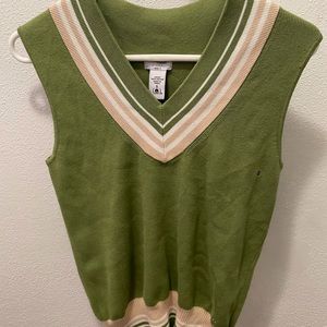 Brand new IZOD women’s S golf sweater vest!
